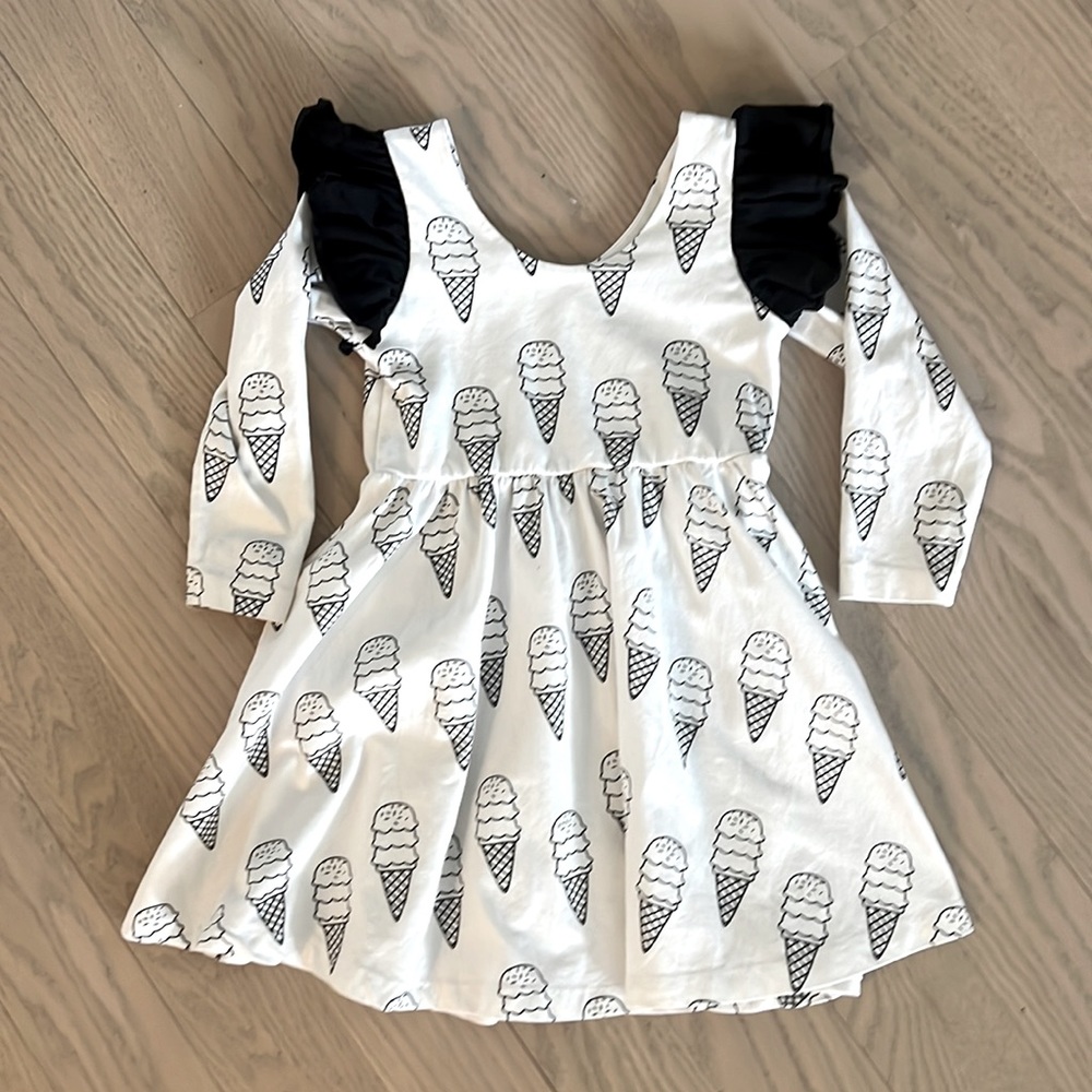 Monica and Andy size 4t long sleeve ruffle dress. Excellent used condition.